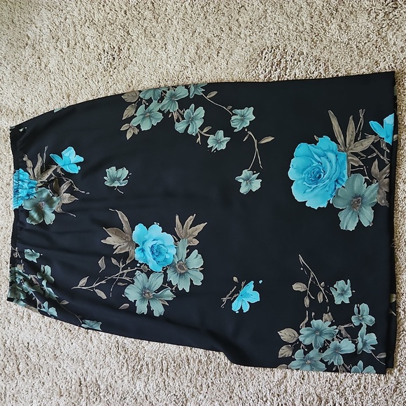 Alfred Dunner Floral Black and Blue Women's Skirt, Size 16 - Picture 7 of 8